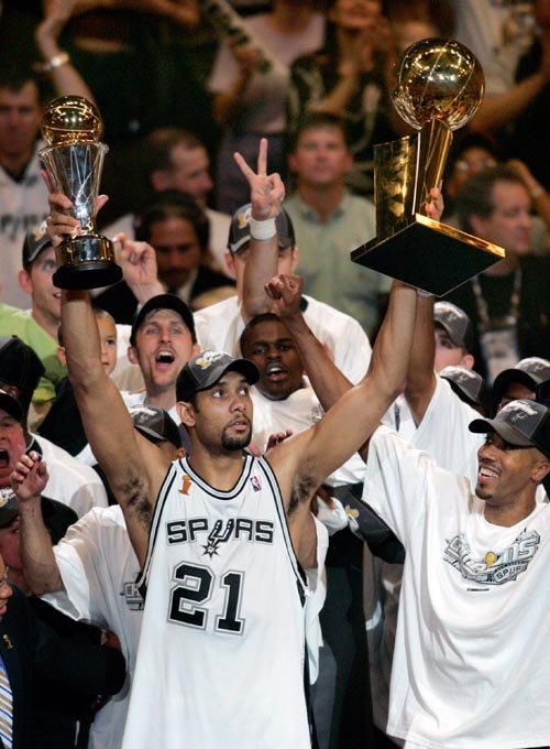 开云体育-蒂姆迎来二十赛季出色发挥，RNG观众热烈欢呼！