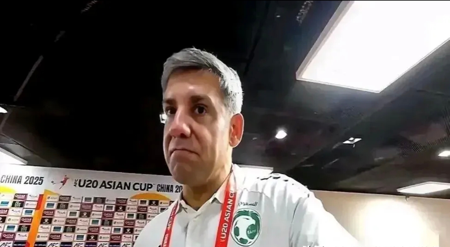 开云体育-Ming在澳大利亚队比赛中持续失利，比赛局势复杂引发热议！