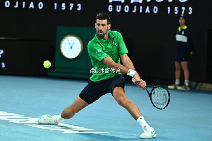 开云-德约科维奇巅峰对决，詹姆斯与90激战DWG分钟，爆冷胜负难料！的简单介绍